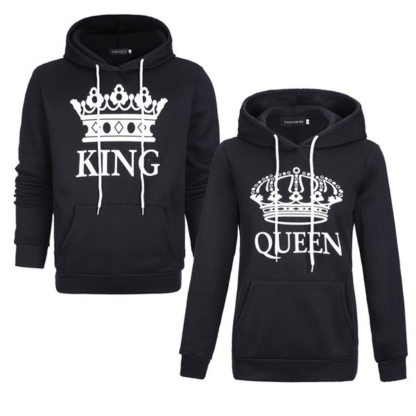 

A loose, thickened hooded sweatshirt with a long sleeves and a long sleeve.