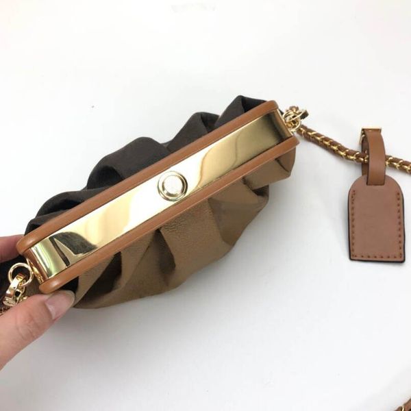 

spring/summer 2020 latest old flower matching yellow flower chain cloud bag fashion double color matching women's shoulder bag clutch b