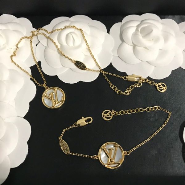 

fashion pendant designer necklace letter women men necklace crystal diamond luxurys necklaces lady jewelry gift qualit with gift box r7, Silver