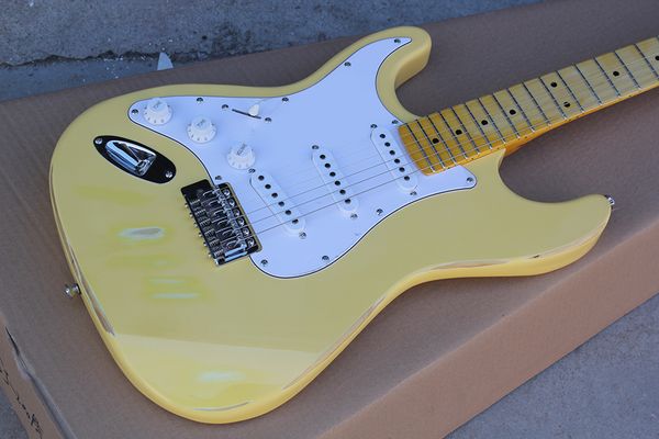 Chitarra elettrica gialla chiara per mancini personalizzata di fabbrica con stile vintage, manico in acero giallo, hardware cromato, personalizzabile