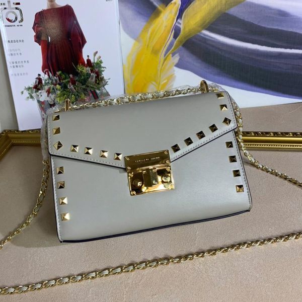 

messenger bag luxury messenger bag fashion shoulder bag lady leather material golden chain decoration