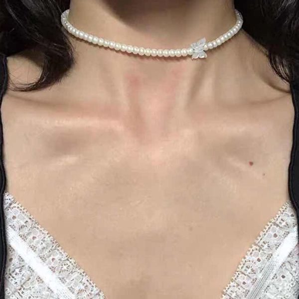 

aomu vintage retro elegant temperament pearl shell carved butterfly animal necklace for women party wedding charm clavicle chain, Silver
