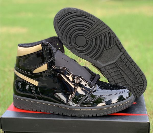 

2020 new with box men 1s basketball shoes 1 black metallic gold fashion sports outdoor shoes athletic sneakers