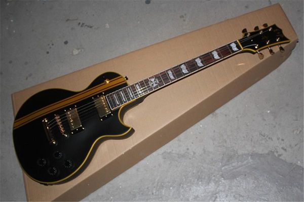 2022 nova loja personalizada de alta qualidade mogno matt preto guitarra elétrica lados amarelo hardware dourado