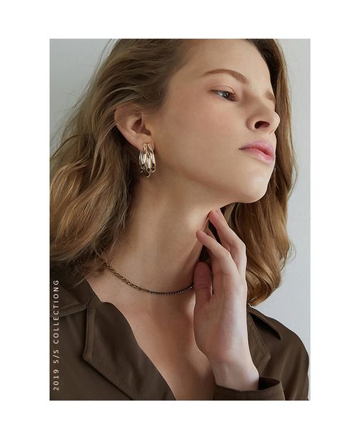 

в 2020 году новый европейский и американский стиль большая нежная небольшая серьга металлическая геометрическая стиль продает два цвета 061, Golden;silver