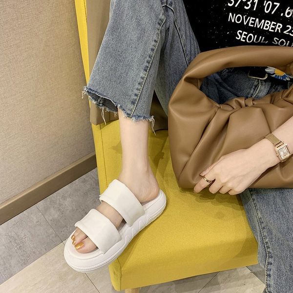 

2020 summer new thick bottom slippers women's fashion wild sandals muffin bottom wear increased sandals and slippers x060, Black