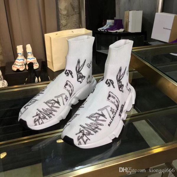 

2020 men's and women's fashion casual sports shoes, high-end socks shoes, selling coupleaf, Red;white