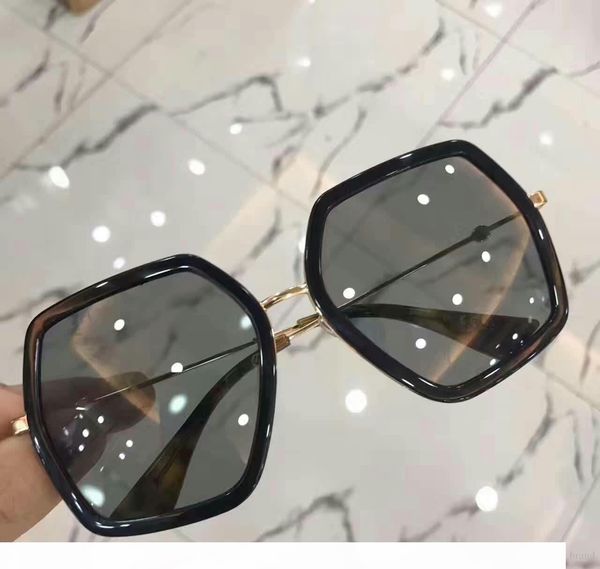 

2020 new fashion brand designer sunglasses women irregular crystal sequins frame summer style bee series eyewear with case, White;black