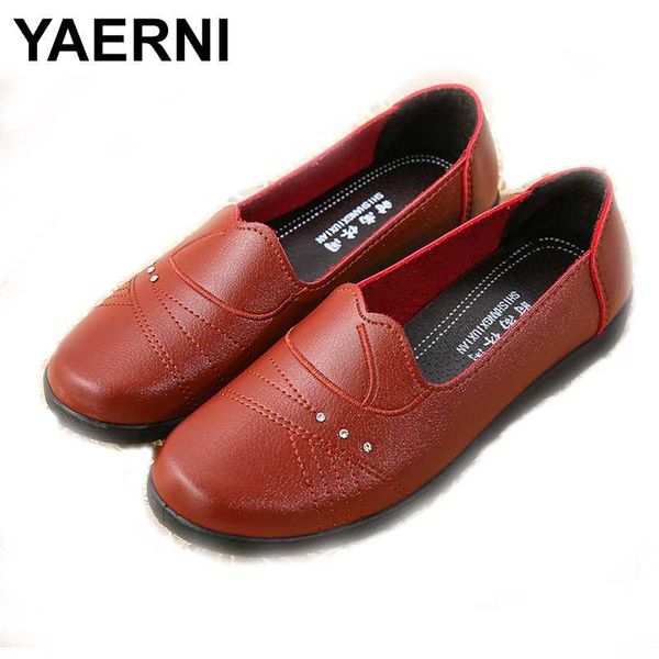 

yaerni 2020 new spring women flat shoes leather casual loafers female fashion slip on moccasins mother shoes comfort ladies foot, Black