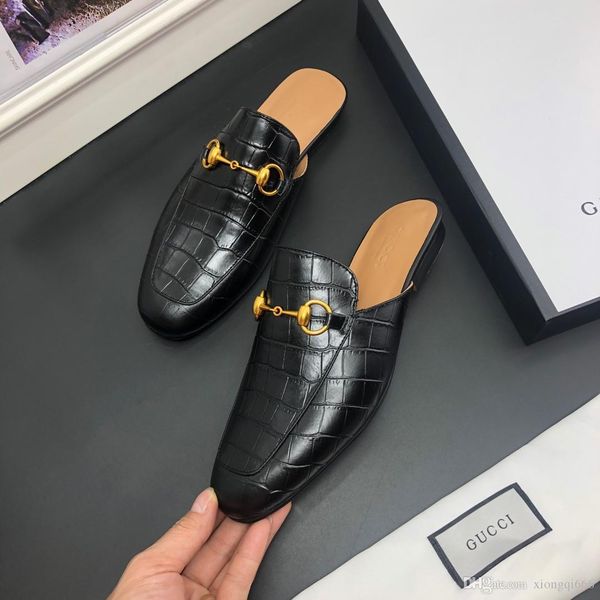 

2020stylish men's casual slippers, and comfortable wild casual shoes, with boxas, Red;white