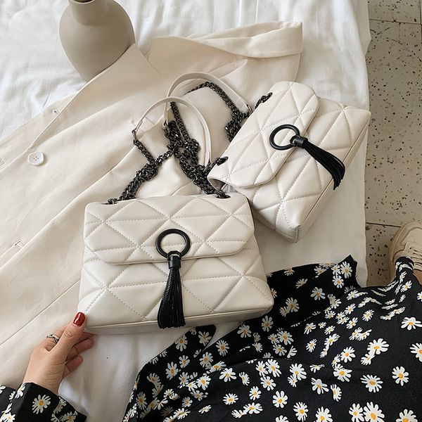 

малый мешок женской сумки 2020 новая волна моды лето ромб плечо сети красной дикая кисточка небольшая площадь