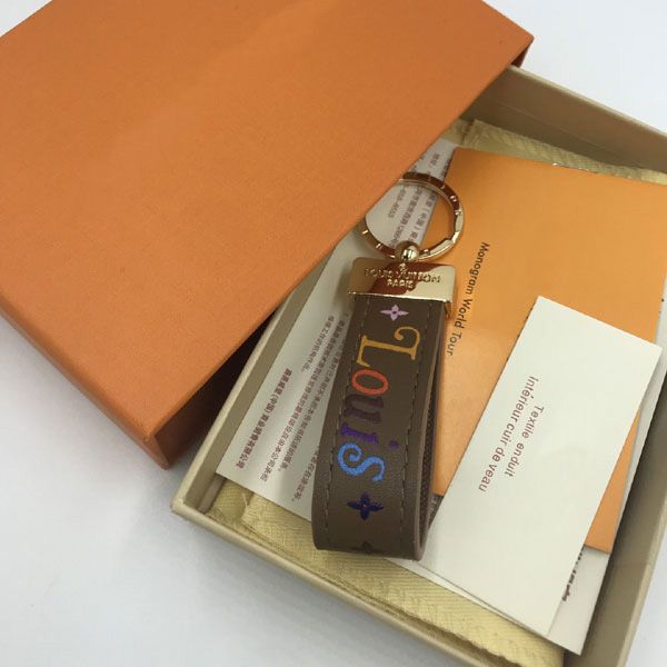 

2020 fashion keychain high qualtiy key chain & key ring holder classic key chain porte clef gift men women car bag keychains with box l8683, Silver