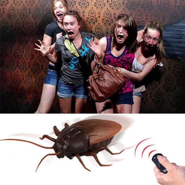 Cucaracha Juguete RC Cucaracha Control Remoto Infrarrojo Realista Plástico Cucaracha Broma Juguetes Divertido Gato Juguete Adecuado para Juegos De Mascotas / Halloween