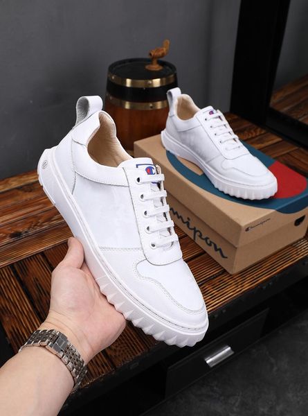 

2021 limited edition men 's casual shoes ,fashion breathable sneakers ,wild low -shoes ,original box packaging :38 -44, Black