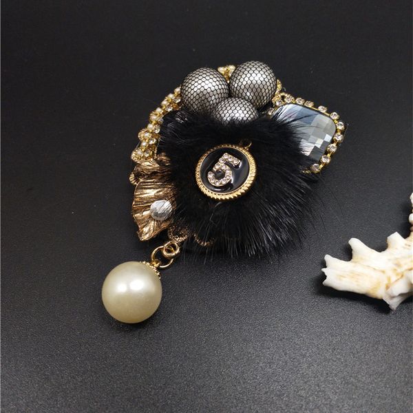 

in stock rabbit fur charm simulated pearl brooch pins for women korean fur ball pearl pendant letter 5 cc winter coat brooch, Gray