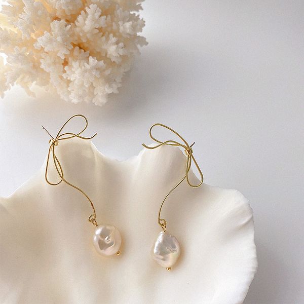 

new fashionwomen's earrings bow pearl inlaid zircon earrings charm personality small give girlfriend gifts, Golden;silver