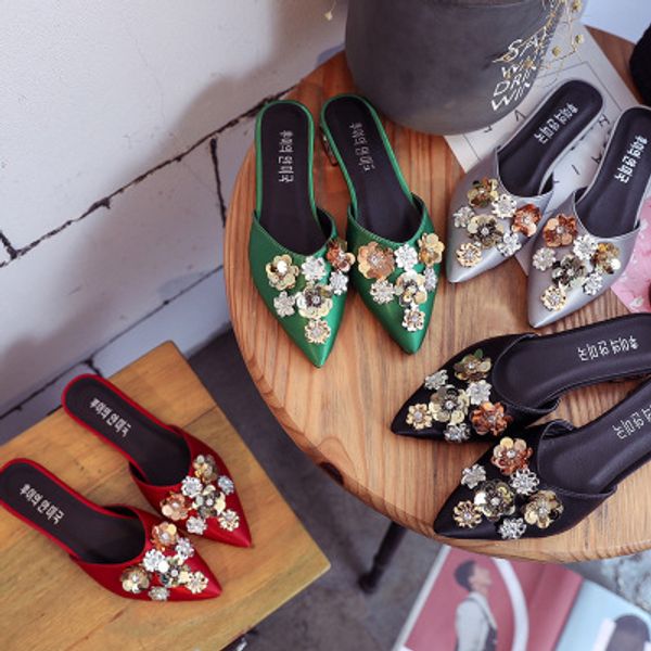 

2020 summer new korean pointed pointed fashion satin sequins rhinestone flower flat bottom women's shoes slippers, Black