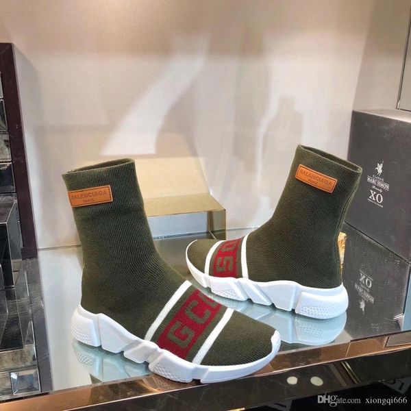 

2020 new men's and women's fashion casual sports shoes, comfortable wild socks shoes, and couple modelsaa, Red;white