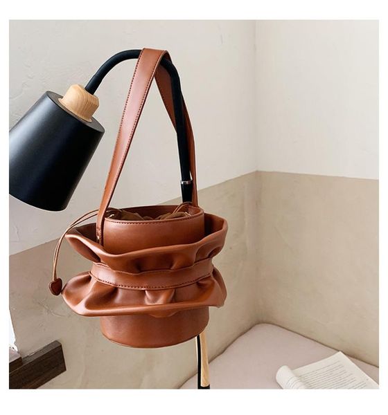 

brand designer women handbag 2020 new fashion crossbody messenger bag vintage mini personality drawstring bucket simple tote bag