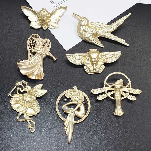 

new retro baroque relief women's clothing decoration brooch cold wind women accessories wholesale, Gray