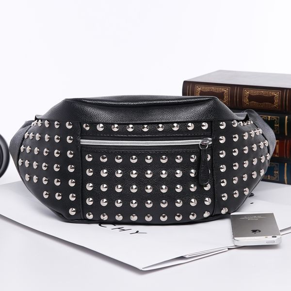 

мужчины pu черный с rivet смешные талии сумки crossbody плеча сумки 30 * 11 * 18см