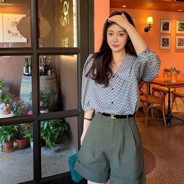 

internet celebrity 2020 summer shorts shirt western style hepburn graceful french shirt + shorts western style two-piece suit for women zq4k, Gray