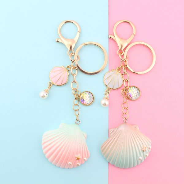 

pendants wholesale marine series pendants illusion pearl shells oil painting shells keychain backpack pendant accessories, Slivery;golden