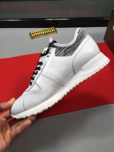 

2021q new men 's fashion casual shoes with low -shoes ,trend sports shoes ,original box packaging 38 -44, Black