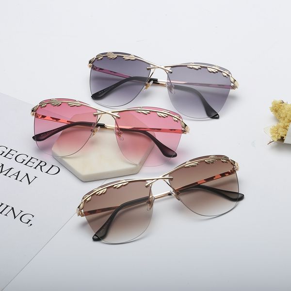 

2020 sunglasses women olive leaf street fashion trend street style sun glasses women oversized sun glasses gothic vintage glass, White;black