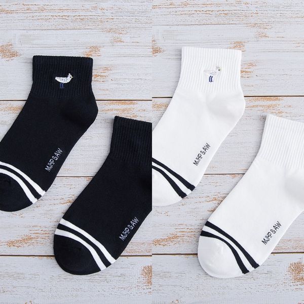 

women's autumn and medium parallel bars winter two-bar embroidered middle tube socks creative animal birdins student women's socks, Black