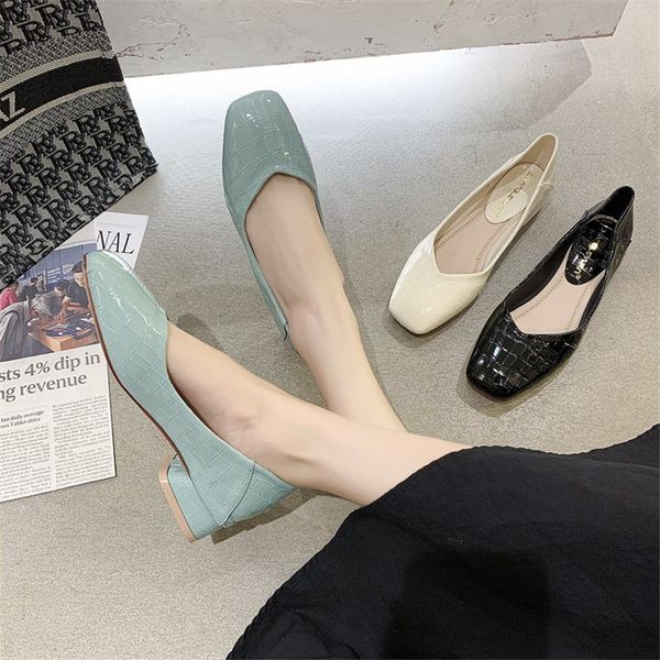 

2020 autumn new women's single shoes patent leather thick with shallow mouth square head low heels shoes wild casual work, Black