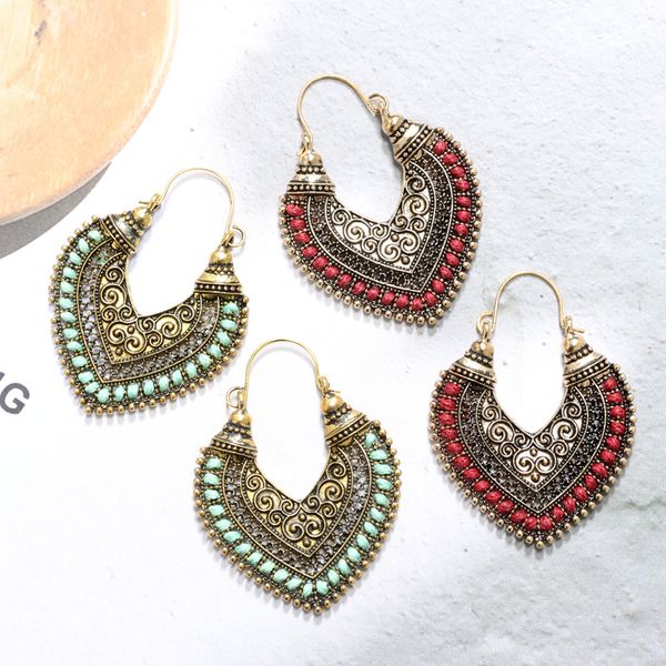 

2020 european and american new jewelry bohemian hollow heart love carved earrings to send girlfriend a special gift, Silver