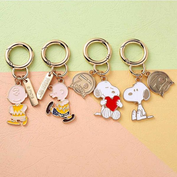 

2020 new cartoon charlie brown keychain cute peanut dog car keyring charm bag pendant fashion charlie brown zinc alloy keychains, Silver
