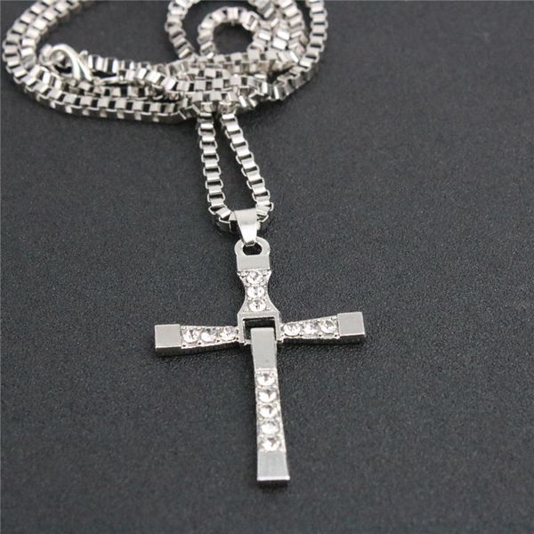 

2020 New Blue Men Cross Rhinestone Necklace Cool Fast and Furious Movie Pendant Necklaces Alloy Silver Plated Short Chain For Boyfriend Gift