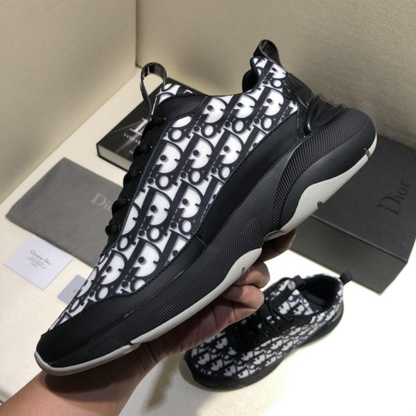 

the 2020 fashionable rocksand frosted leather lace-up shoes are smooth and feature a minimalist upper leather lace-up shoes2