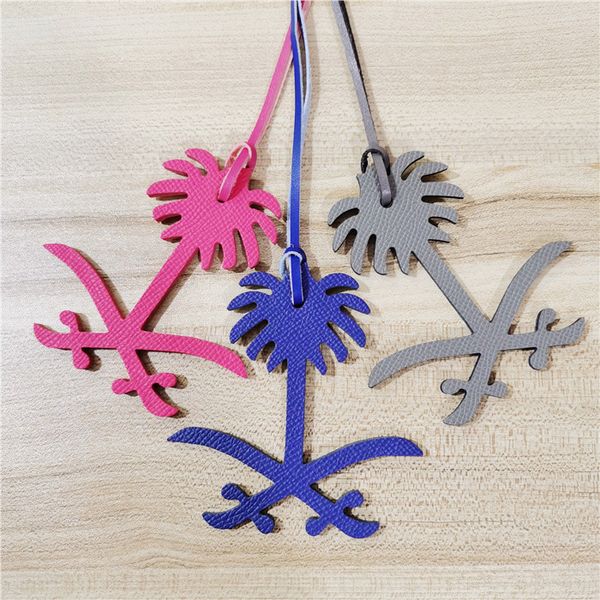 

2020 wholesale custom made genuine natural leather saudi map keychain ladies backpack pendant women bag charm, Silver