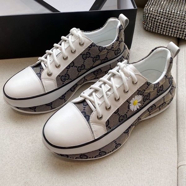 

selling products in 2020-ladies casual shoes new style splicing korean casual style lace-up shoes a variety of colors available, Red;white