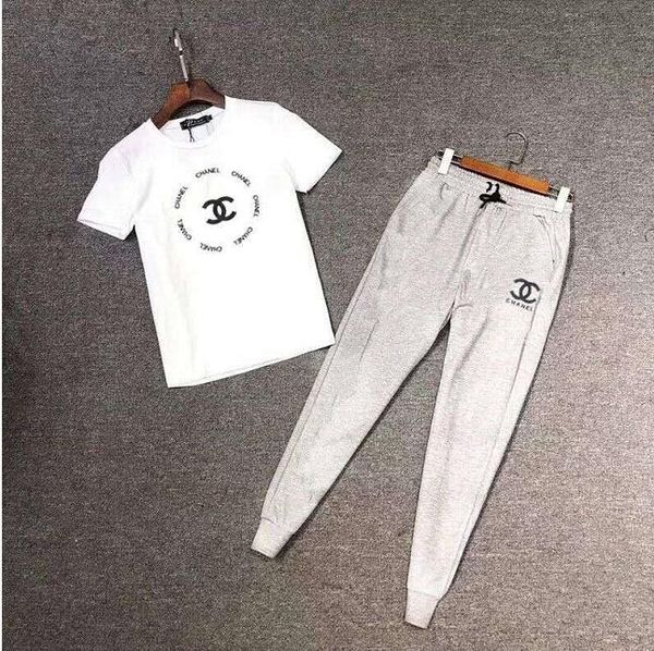

2020 web celebrity for men and women in the same design casual suit short-sleeved trousers sport suit, printed jumper, t-shirt and trousers, White