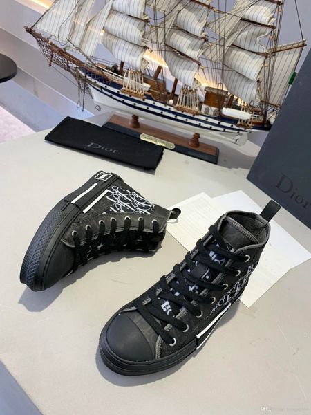 

2020 luxury designer men's casual shoes couple models high-shoes men's women's fashion sneakers belt boxaa, Red;white