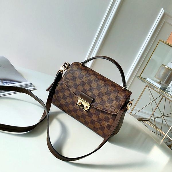 

2021n luxury design ladies handbag shoulder fashion bag wild leather fabric and metal ladies crossbody bag ladies dinner bag n