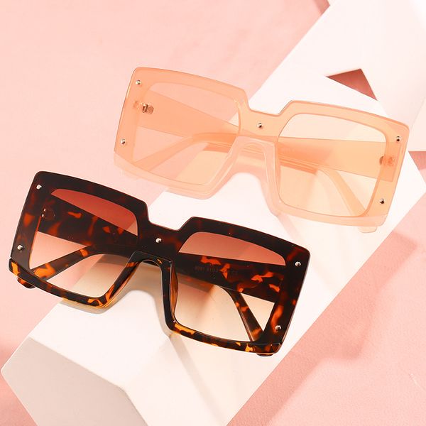 

new fashion retro sunglasses trend ladies luxury sunglasses brand designer uv400 personality square classic rivet glasses, White;black