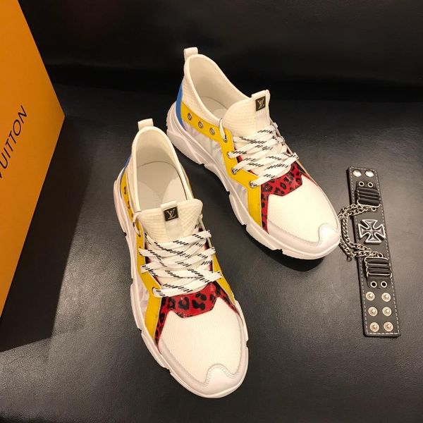 

2021e spring new trend breathable sports shoes ,wild color matching men 's shoes running wear shoes ,original box packaging :38 -44, Black