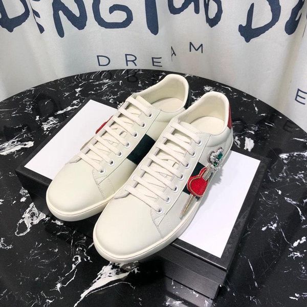 

2020 latest handmade casual shoes couple casual shoes fashion trend comfortable shoe size 35-45 type 39745400696ab