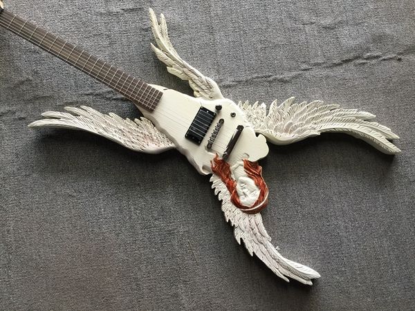 Custom Shop Angel Wings Manuale per chitarra elettrica Chitarra elettrica a forma speciale splendidamente intagliata fai-da-te, pickup attivi, shopping gratuito