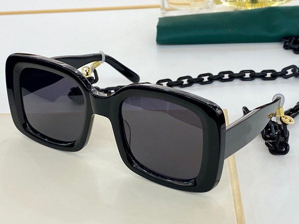 

2407 new fashion popular sunglasses classic square frame simple and elegant style 2407protective glasses, White;black