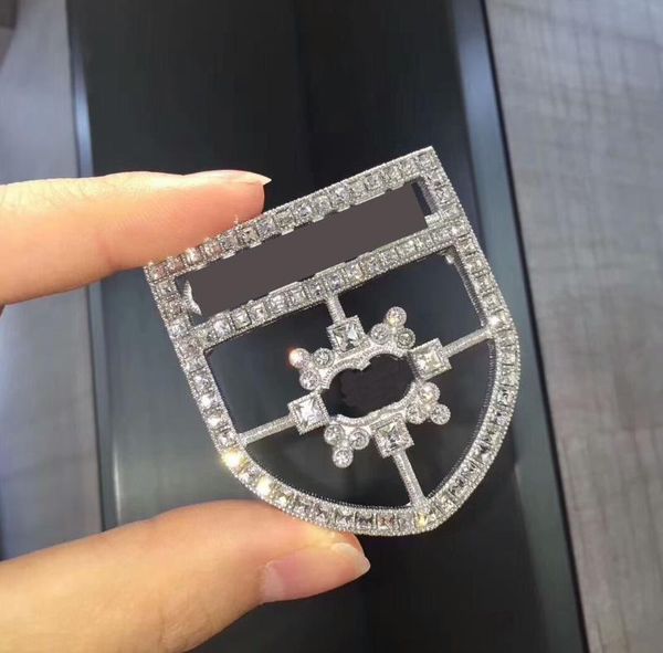 

classic platinum brooch fashion square diamond high-grade clothing accessories exquisite versatile wholesale