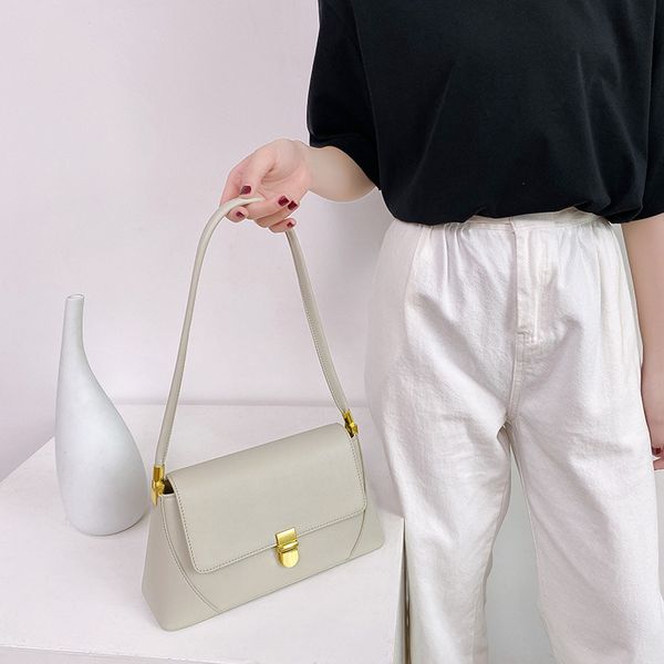 

fashion retro niche baguette women's bag new simple shoulder messenger bag european and beautiful style shoulder wallet