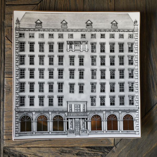 

a retro gold swan castle decorative bone china plate decorative plate 8/10 inch lina style hanging plate