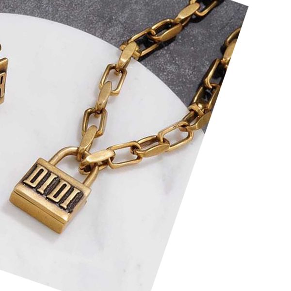 

2020 vintage lock pendant necklace with stamp women metal lock designer chain necklace fashion jewelry accessories, Silver