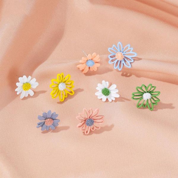 

modyle fresh flowers stud earrings spring and summer sweet hollow asymmetric small daisy earrings female, Golden;silver
